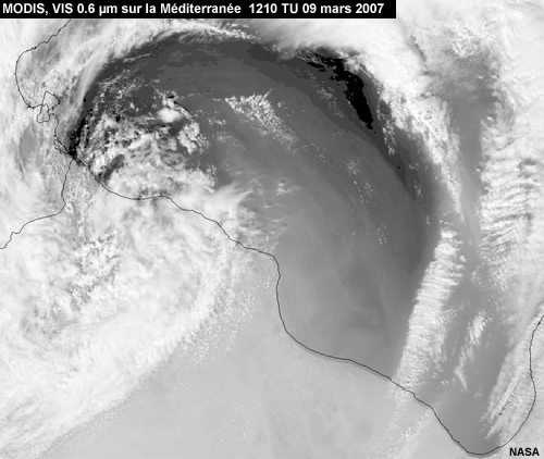 MODIS, canal Vis0.6 micromètre montrant la poussière sur la Mer Méditerranée le 09 mars 2007 à 1210 TU
