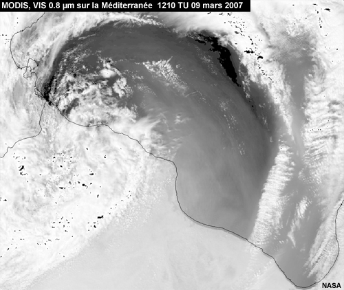 MODIS, canal Vis0.8 micromètre montrant la poussière sur la Mer Méditerranée le 09 mars 2007 à 1210 TU