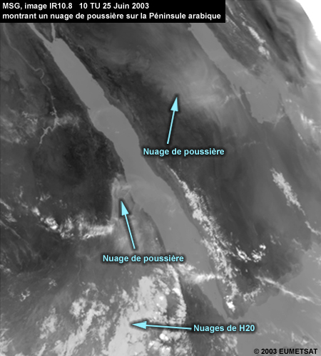 MSG, image IR 10,8 micromètres du 25 juin 2008 montrant un nuage de poussière sur la Péninsule Arabique; des nuages de poussière et des nuages de gouttelettes d'eau sont indiqués