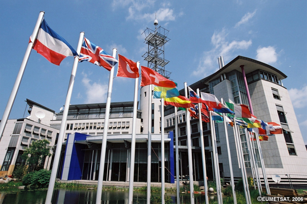 Photo of the EUMETSAT Polar System control center.