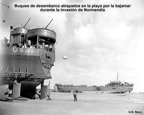 Buques de desembarco atrapados en la playa por la bajamar durante la invasión de Normandía