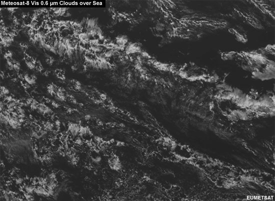 Vis clouds over sea