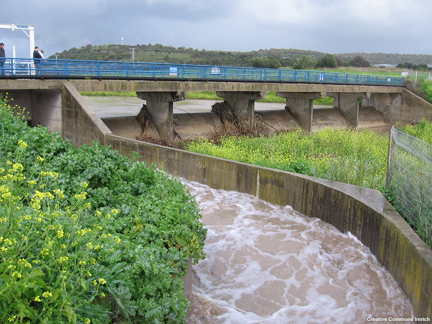 Taninim stream in Israel is diverted during high flow to enrich the coastal aquifer
