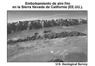 Embolsamiento de aire frío en la Sierra Nevada de California (EE.UU.).