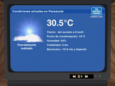 Pantalla de TV que muestra las condiciones actuales en Pensacola desde el Canal del Tiempo.