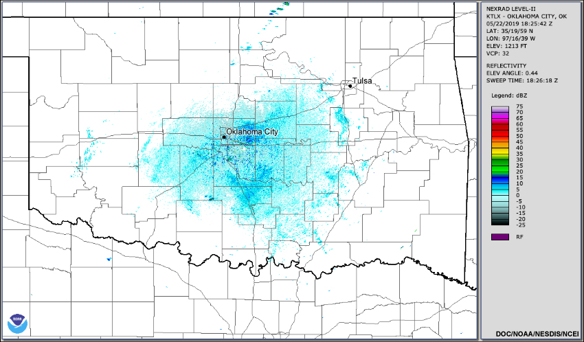 Radar composite reflectivity from 1825 UTC to 2029 UTC on 22 May 2019.