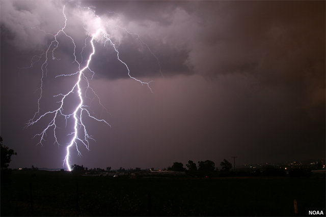 Photo of cloud-to-ground lightning 