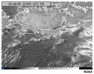 Esta animacin muestra una secuencia de imgenes del canal visible del GOES-8 con valores de brillo oscuros realzados para una tormenta.