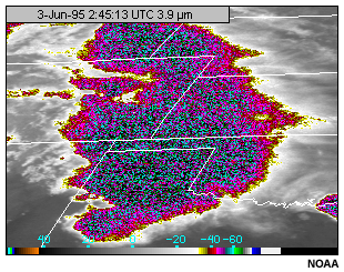Imagen de cirros fros asociados a una tormenta tomada con el canal infrarrojo de onda corta de 3,9 micrmetros del GOES-8 que resalta los altos niveles de ruido radiomtrico a temperaturas fras