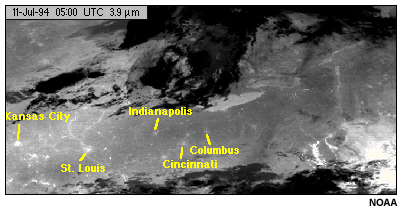 Imagen nocturna de 3,9 micrmetros del GOES-8 que muestra zonas urbanas calientes en invierno