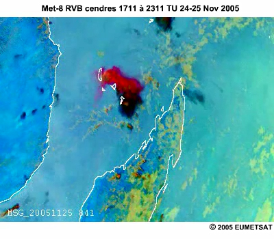 MSG, RVB Cendres Volcaniques du 24 au 25 Nov montrant une éruption à proximité de Madagascar