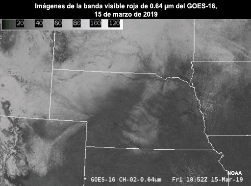 Secuencia de imágenes de la banda visible roja de 0.64 micrómetros del GOES-16 que muestra la región de las planicies centrales de los EE. UU. entre las 1652 y las 2042 UTC del 15 de marzo de 2019