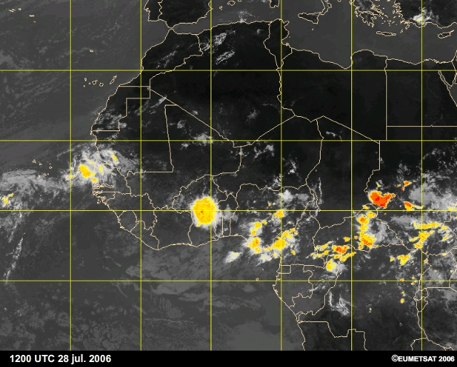 Conglomerado tropical sin línea de turbonada visible en imágenes satelitales infrarrojas captadas sobre África el 28 de julio de 2006.
